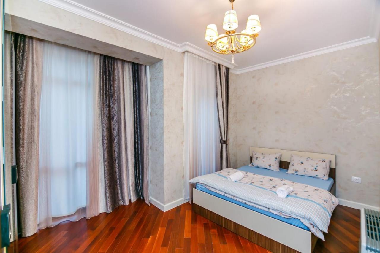 Lux Family Apartment In City Center Bakú Exterior foto