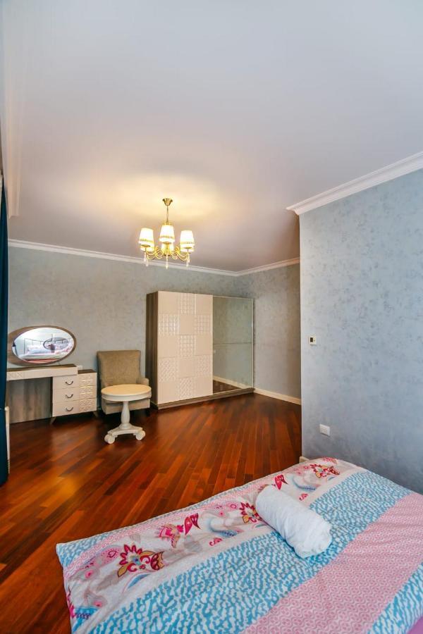 Lux Family Apartment In City Center Bakú Exterior foto